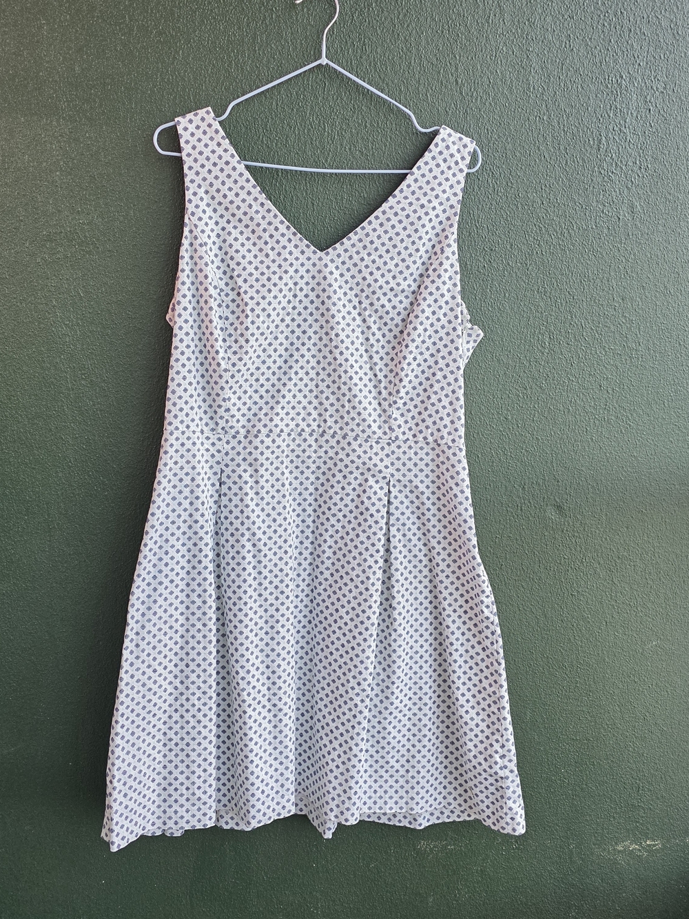 Tommy Hilfiger White Sleeveless V-Neck Printed Midi Dress